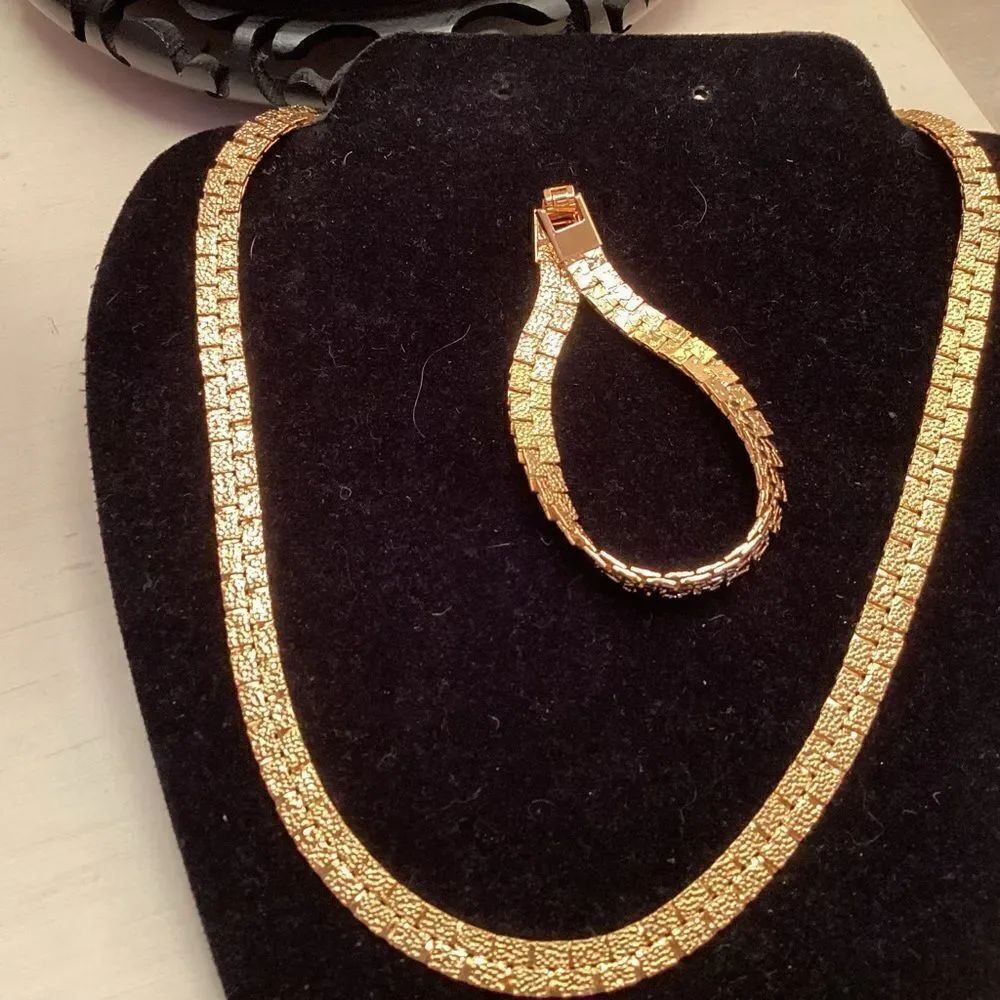 Goldtone Nugget Look Bracelet and Necklace Set